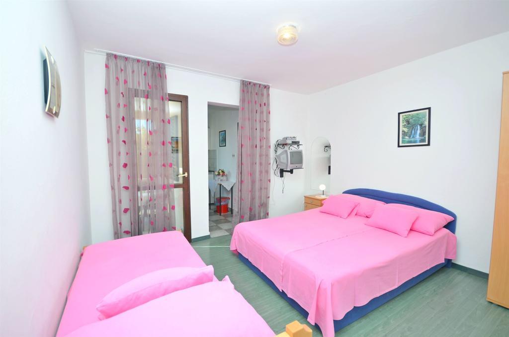 Apartment Gordan Murter Bagian luar foto