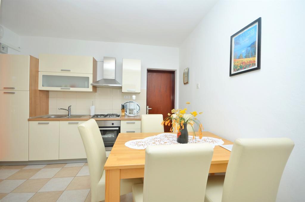 Apartment Gordan Murter Bagian luar foto
